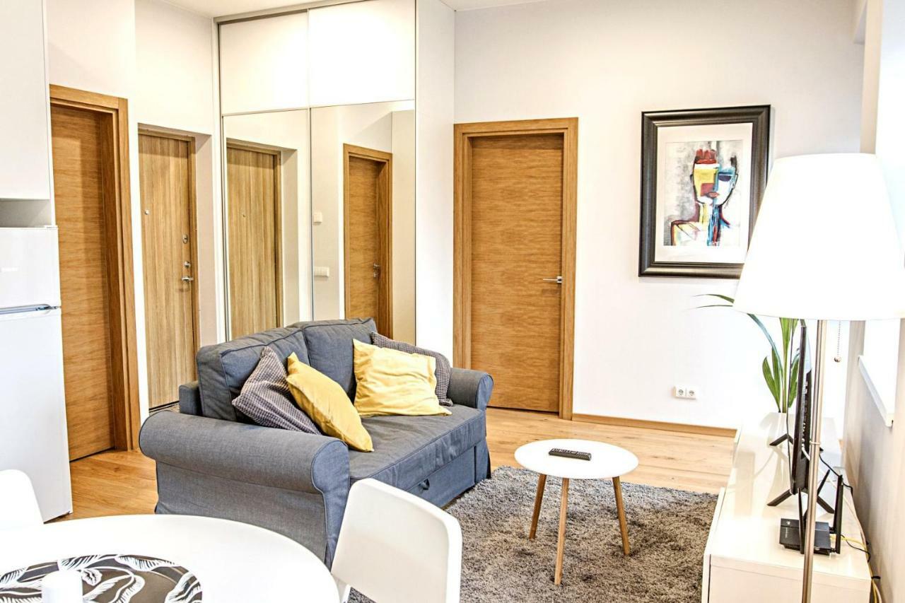 Modern 1Bd Apartment In Old Town By Hostlovers カウナス エクステリア 写真